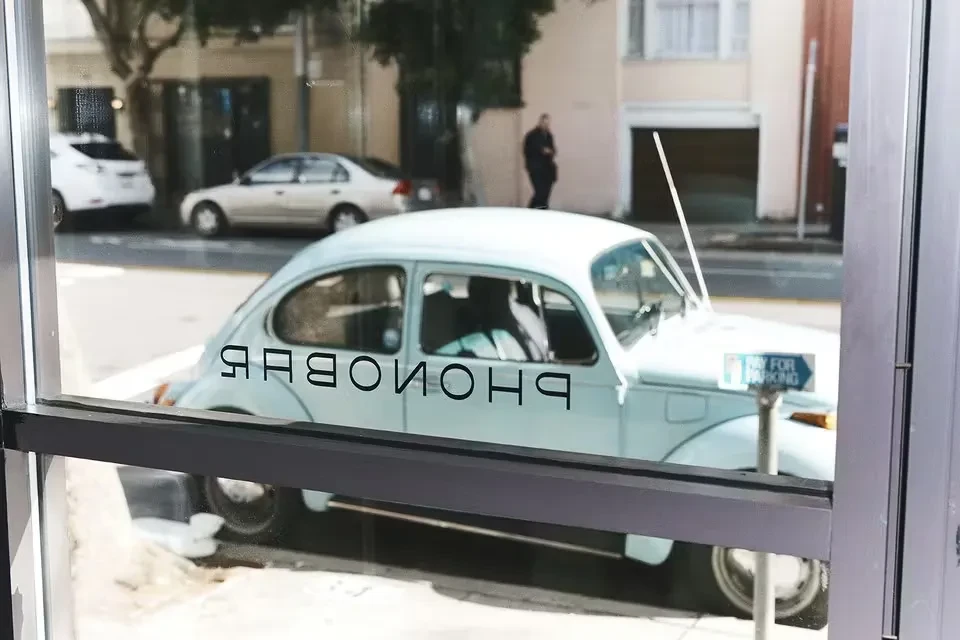 Phonobar