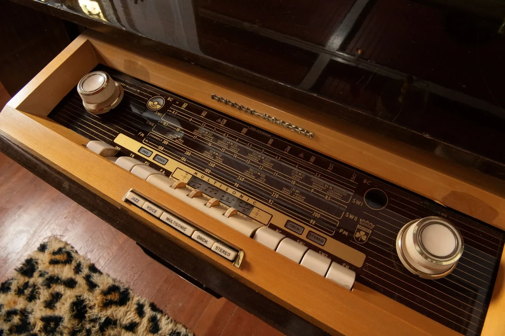 An overhead view of a vintage Grundig Multisonic radio tuner.