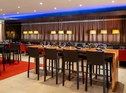 750 Restaurant & Bar