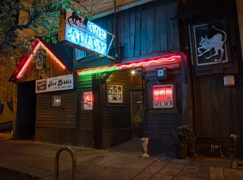 The Alley | Piano Bar & Restaurant
