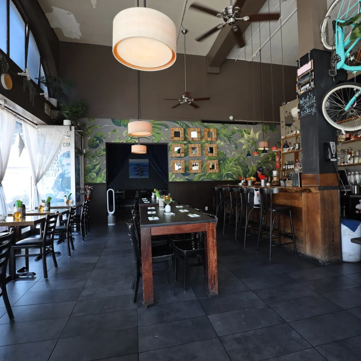 Tay Ho Oakland Restaurant & Bar