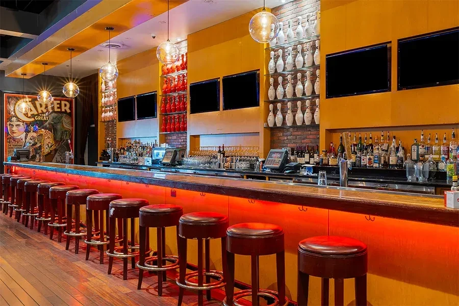 Lucky Strike Chicago Happy Hour, Chicago | happyhopper
