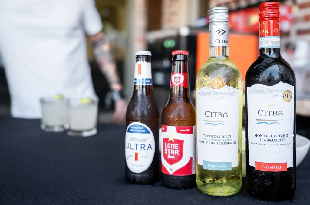 Cold Michelob, Lone Star beers, and Citra white and red wines.