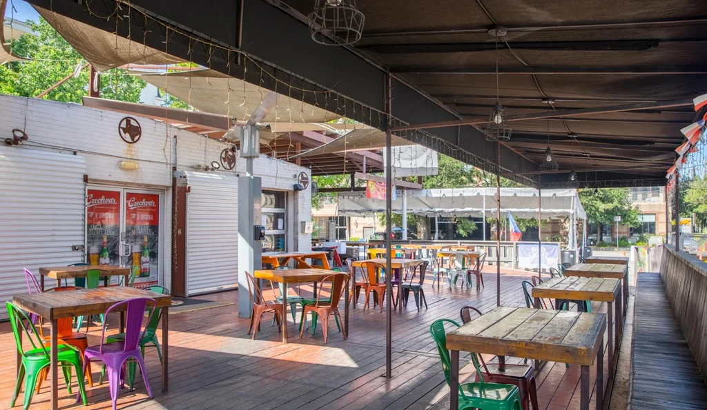 The Patio At The Pit Room