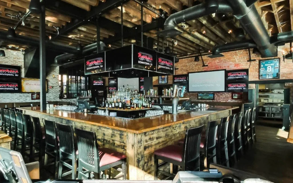 Rookies Sports Lodge Willow Glen