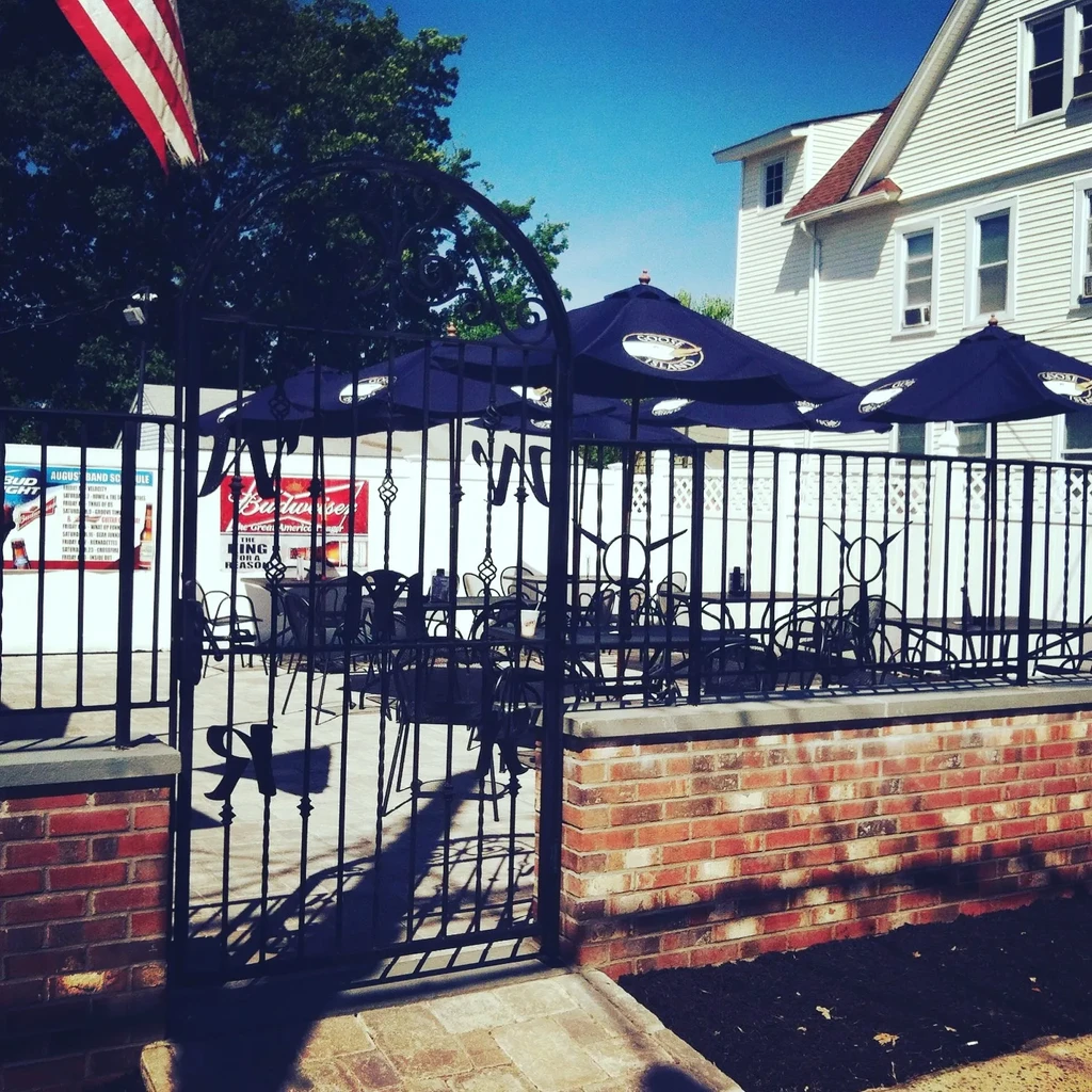 Windmill Tavern