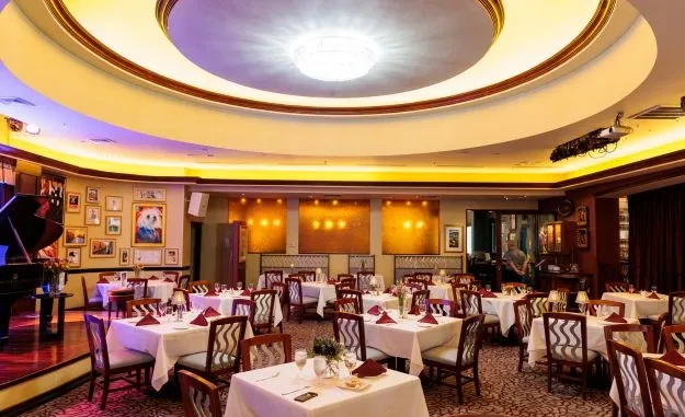 Lorenzo’s Restaurant, Bar & Cabaret