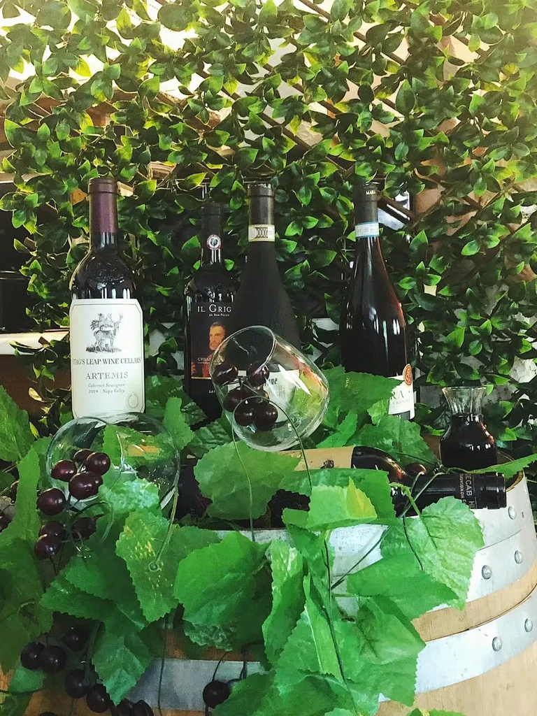 Tutti Pazzi Italian Kitchen in Sanibel - Happy Hour Deals & Specials ...