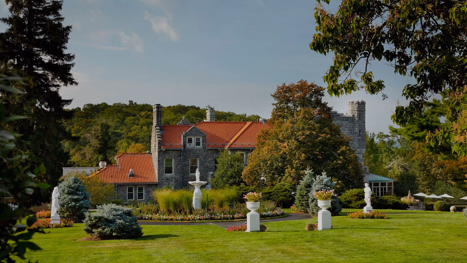 Tarrytown House Estate on The Hudson logo