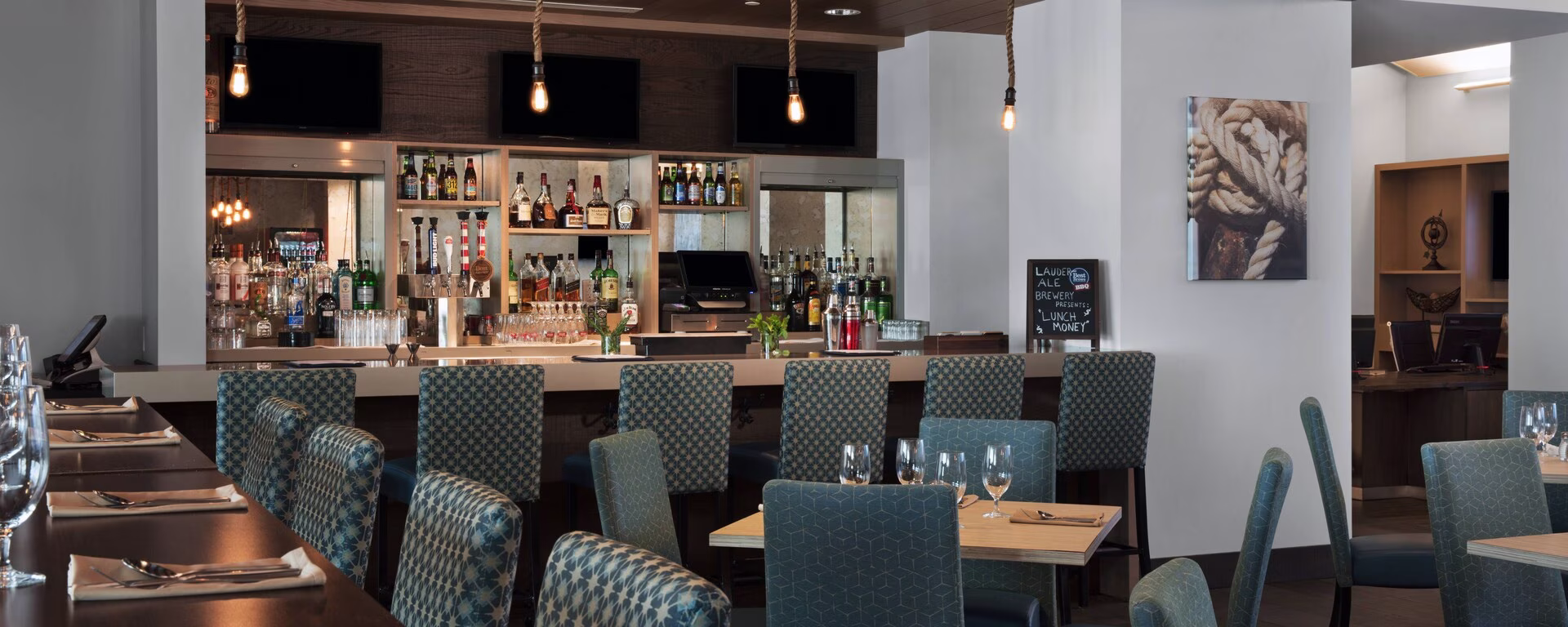 1800 Bistro & Bar logo