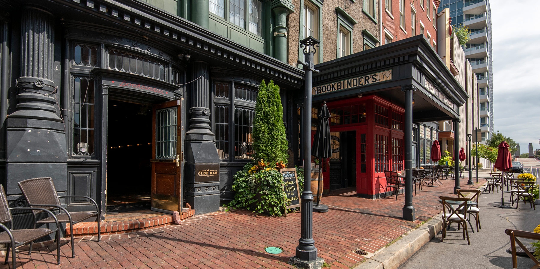 The Olde Bar logo
