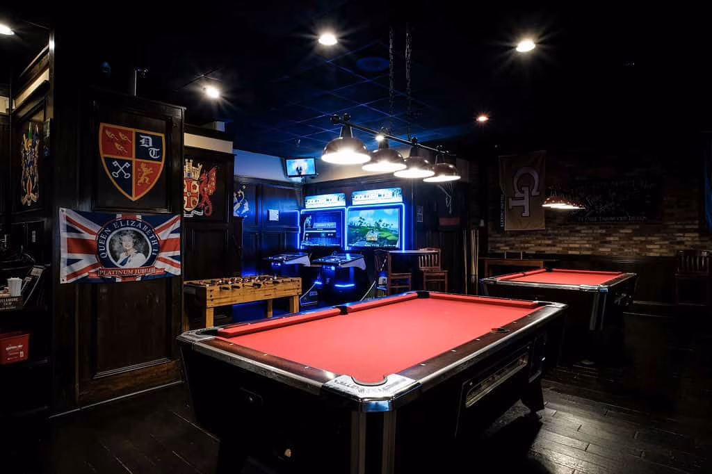 Dunwoody Tavern logo