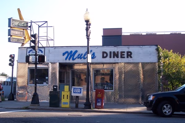 Mul's Diner logo