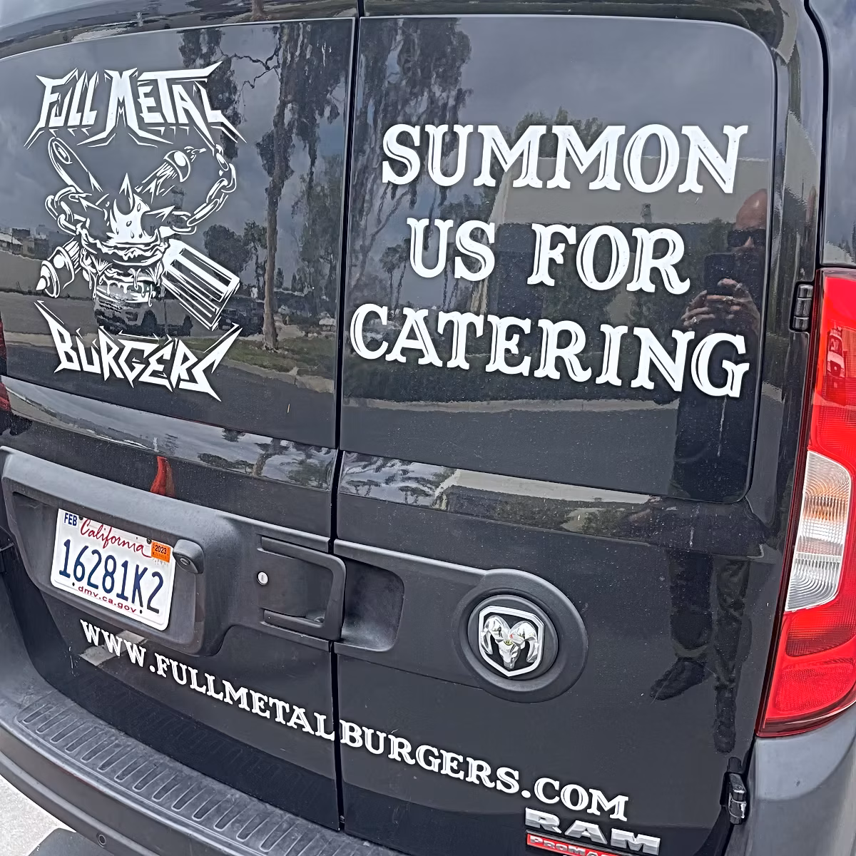 Full Metal Burgers Escondido logo