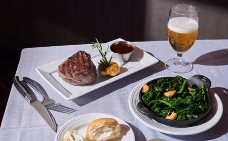 Dukes Chophouse logo