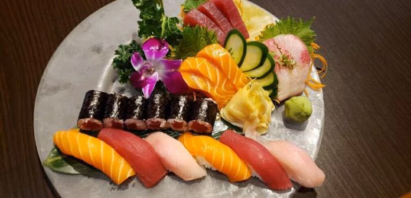 The Chef's Thai Sushi Bar & Grill logo
